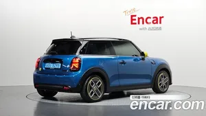 Mini Cooper, 2023 — миниатюра 2