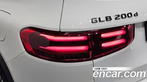 Mercedes-Benz GLB-Class, 2024 — миниатюра 9
