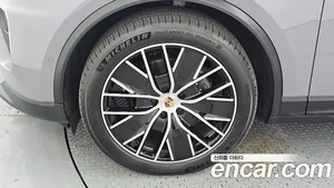 Porsche Macan, 2025 — миниатюра 5