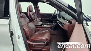 Lincoln Aviator, 2020 — миниатюра 12