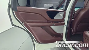Lincoln Aviator, 2020 — миниатюра 14