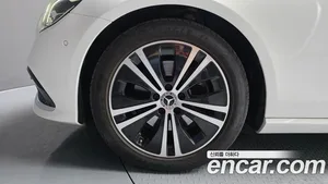 Mercedes-Benz E-Class, 2022 — миниатюра 5