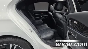 Mercedes-Benz E-Class, 2022 — миниатюра 17