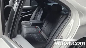 Mercedes-Benz E-Class, 2022 — миниатюра 18