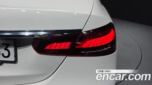 Mercedes-Benz E-Class, 2022 — миниатюра 9