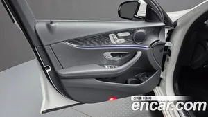 Mercedes-Benz E-Class, 2022 — миниатюра 14