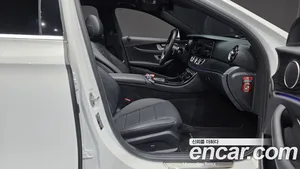 Mercedes-Benz E-Class, 2022 — миниатюра 16