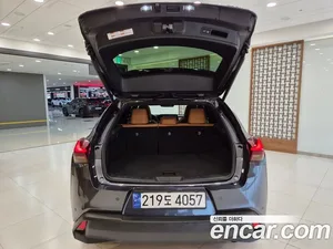 Lexus UX, 2024 — миниатюра 5