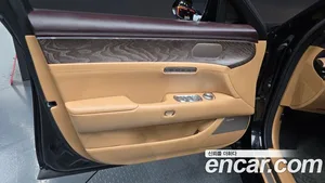 Genesis G90, 2023 — миниатюра 14