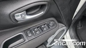Jeep Renegade, 2021 — миниатюра 28