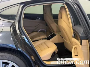 Porsche Panamera, 2023 — миниатюра 11