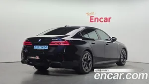BMW i5, 2023 — миниатюра 2