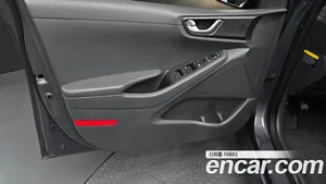 Hyundai Ioniq, 2017 — миниатюра 13