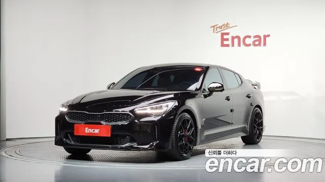 Kia Stinger, 2023 — фото автомобиля из Кореи