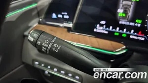 Cadillac Escalade, 2023 — миниатюра 31
