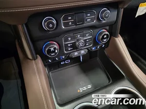 Chevrolet Surburban, 2021 — миниатюра 11