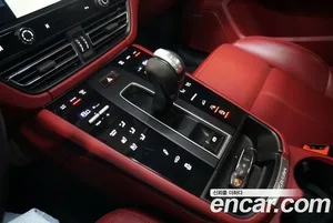 Porsche Macan, 2022 — миниатюра 9