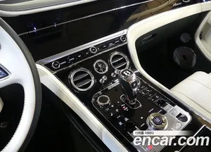 Bentley Continental, 2023 — миниатюра 12