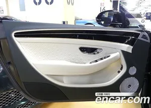 Bentley Continental, 2023 — миниатюра 19