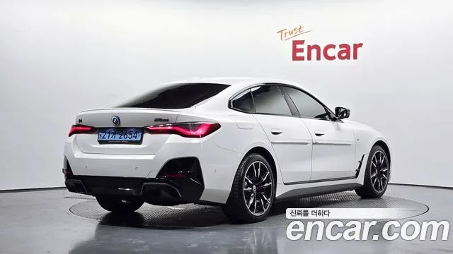 BMW i4, 2022 — фото автомобиля из Кореи