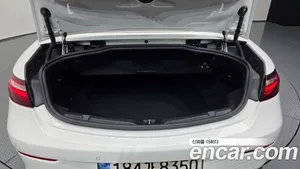 Mercedes-Benz E-Class, 2023 — миниатюра 26