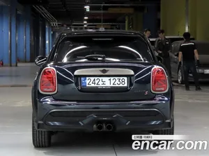 Mini Cooper, 2023 — миниатюра 3