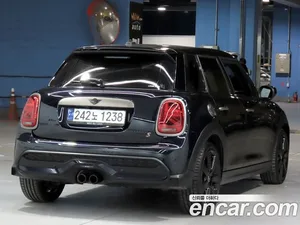 Mini Cooper, 2023 — миниатюра 4