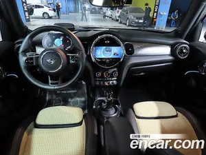 Mini Cooper, 2023 — миниатюра 5