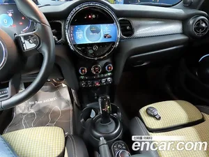 Mini Cooper, 2023 — миниатюра 12