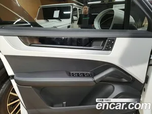 Porsche Cayenne, 2023 — миниатюра 10