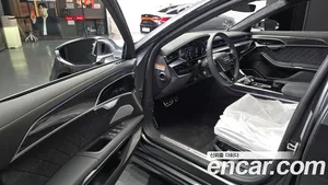 Audi S8, 2025 — миниатюра 13