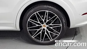 Porsche Cayenne, 2025 — миниатюра 7