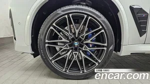 BMW X5M, 2025 — миниатюра 5