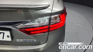 Lexus ES, 2017 — миниатюра 9