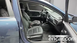 Kia Stonic, 2017 — миниатюра 16