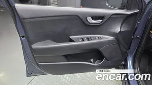Kia Stonic, 2017 — миниатюра 13
