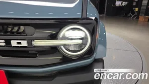 Ford Bronco, 2022 — миниатюра 8