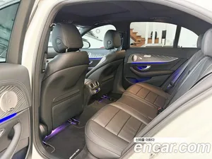 Mercedes-Benz E-Class, 2021 — миниатюра 18