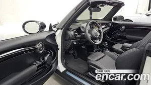 Mini Cooper Convertible, 2024 — миниатюра 13