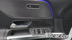 Mercedes-Benz GLB-Class, 2022 — миниатюра 17