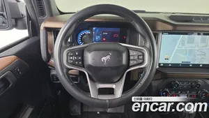 Ford Bronco, 2023 — миниатюра 12