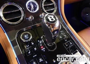 Bentley Continental, 2022 — миниатюра 7