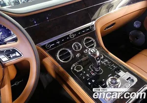Bentley Continental, 2022 — миниатюра 8