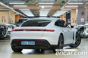 Porsche Taycan, 2022 — миниатюра 2