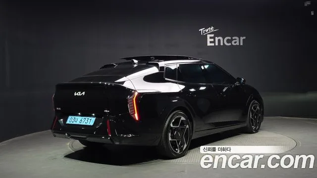 Kia EV4, 2025 — фото автомобиля из Кореи