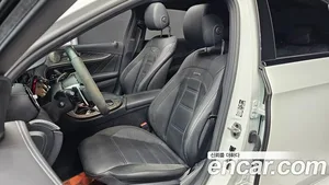 Mercedes-Benz E-Class, 2022 — миниатюра 12