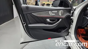 Mercedes-Benz E-Class, 2022 — миниатюра 13