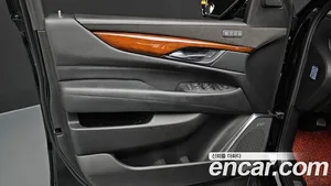 Cadillac Escalade, 2018 — миниатюра 14