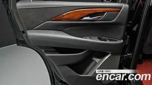 Cadillac Escalade, 2018 — миниатюра 15