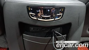 Cadillac Escalade, 2018 — миниатюра 31